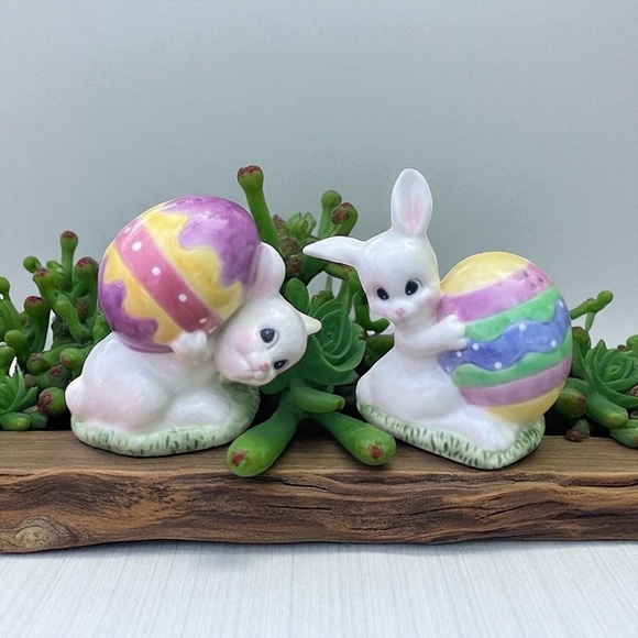 Fitz and Floyd White and Purple Easter Bunny Salt Pepper Shaker Holiday Decor - Picture 1 of 10